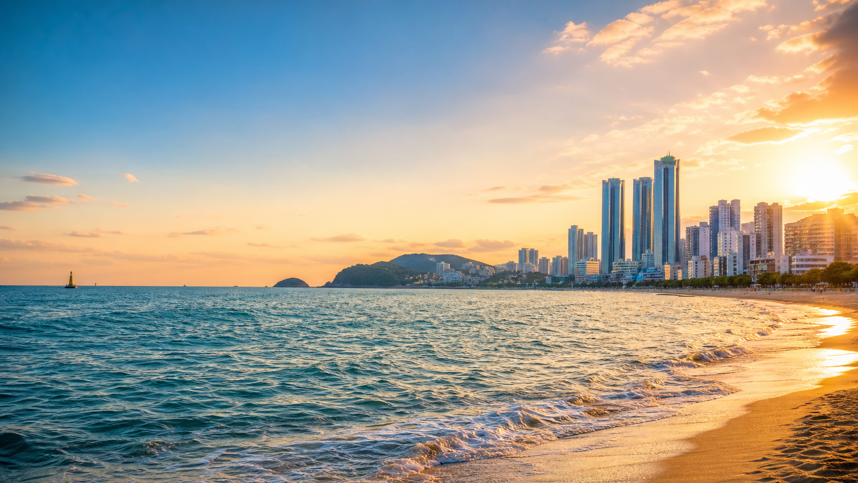 韩国海边城市傍晚的海岸线和建筑